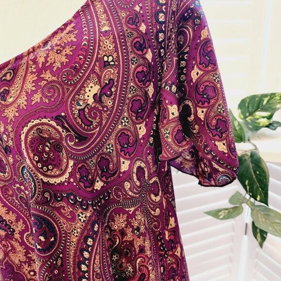 SHOW ME YOUR MUMU SHORT SLEEVE CRANBURY/PURPLE PAISLEY SIZE MED - Picture 6 of 7